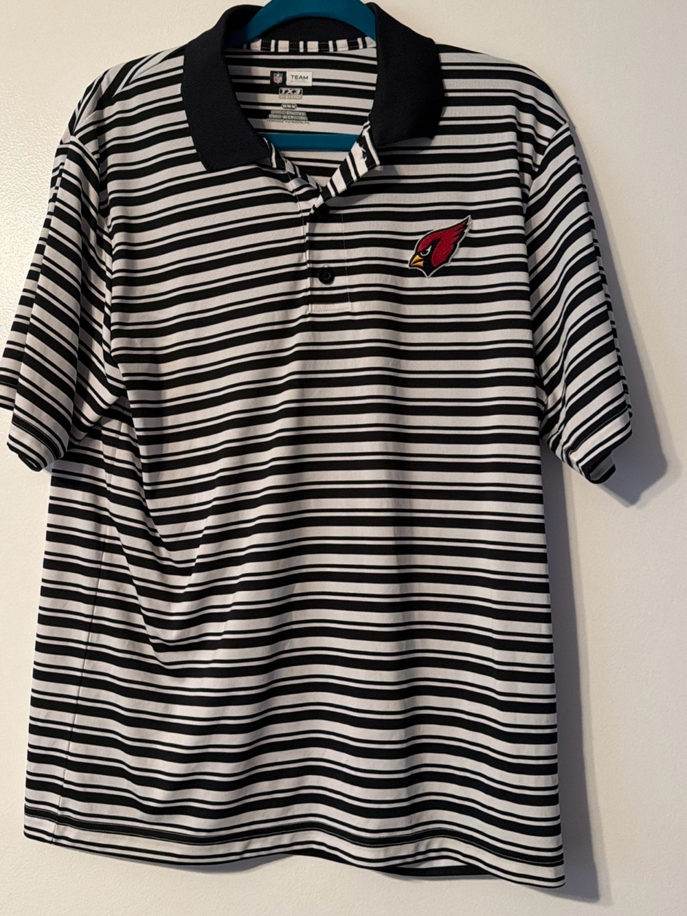NFL Arizona Cardinals Team Apparel TX3 Adult Medium Collared Button Down Shirt